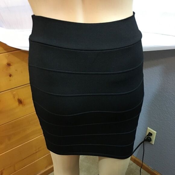 Pencil Skirt JR’s Black SZ Small EUC - Picture 1 of 3